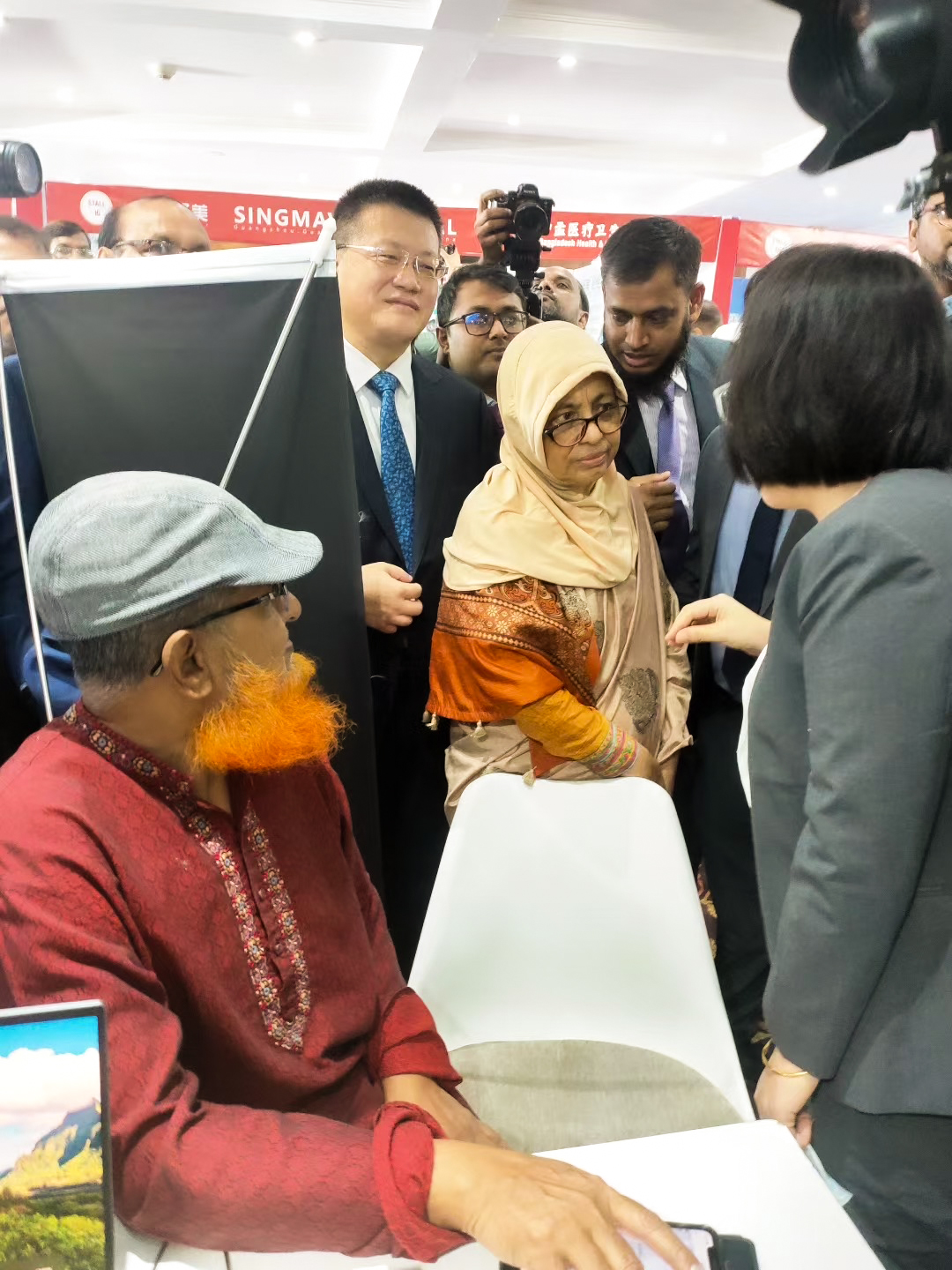 qinb09_777396.jpg