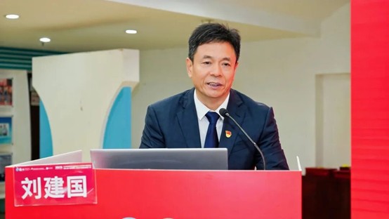 qinb16_152873.jpg